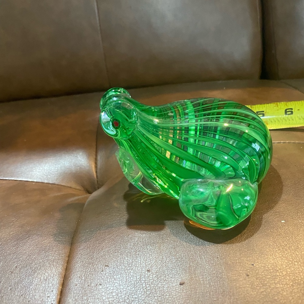 Vintage Art Glass Green Frog Figurine Paperweight